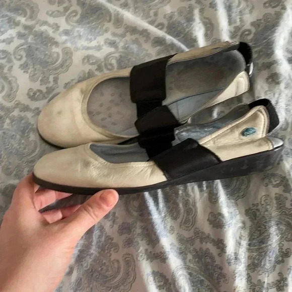 Cloud genuine leather Mary Janes - Picture 1 of 9